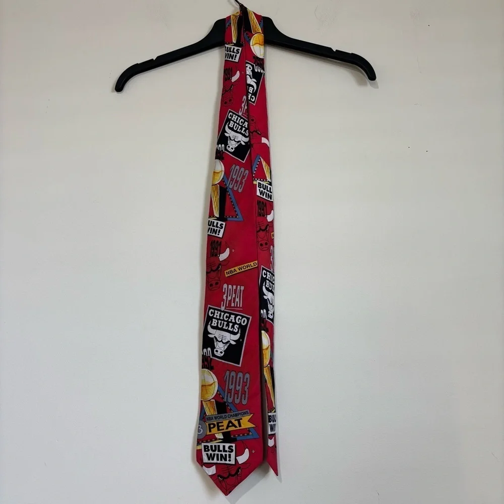 Rm Style Chicago Bulls NBA Red Silk Neck Tie 3 Peat Champions Vintage 1993 USA